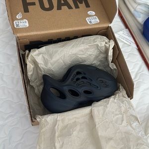 Infant Yeezy Foam runner